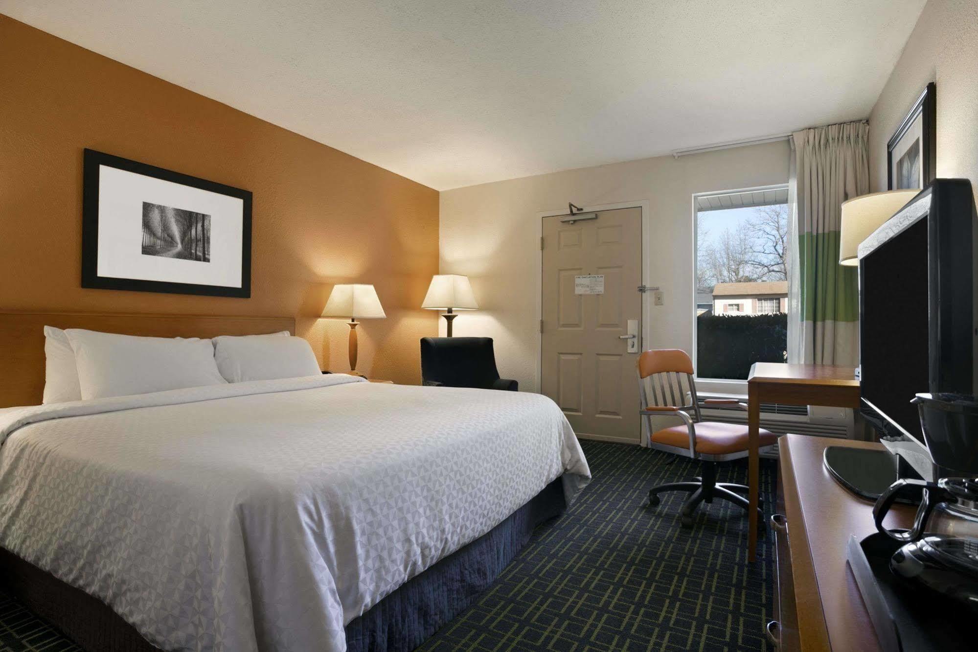 Days Inn By Wyndham Chattanooga/Hamilton Place Zewnętrze zdjęcie